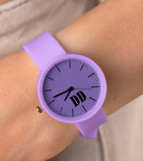 violet elegance wristwatch